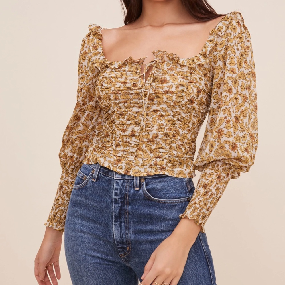 ASTR the Label Square Neck Ruched Floral Top - size M
